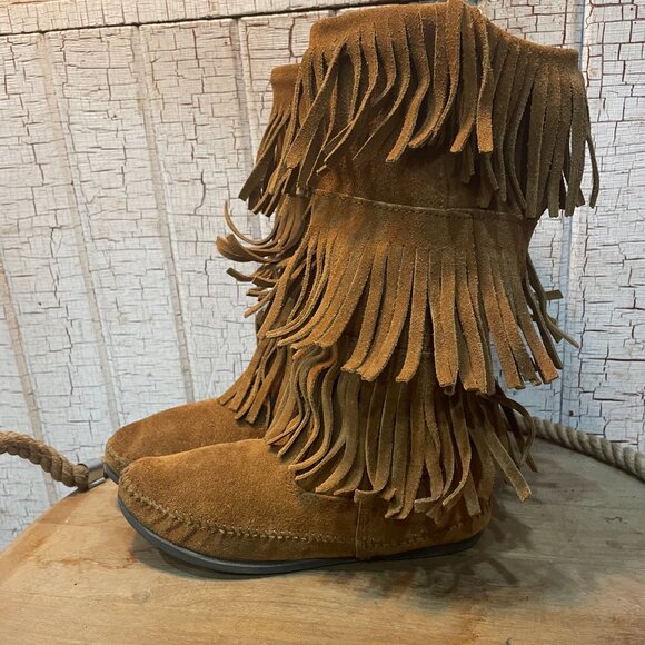 Minnetonka Women's 3-Layer Fringe Tall  Moccasins Boots brown suede 7 - Picture 2 of 6